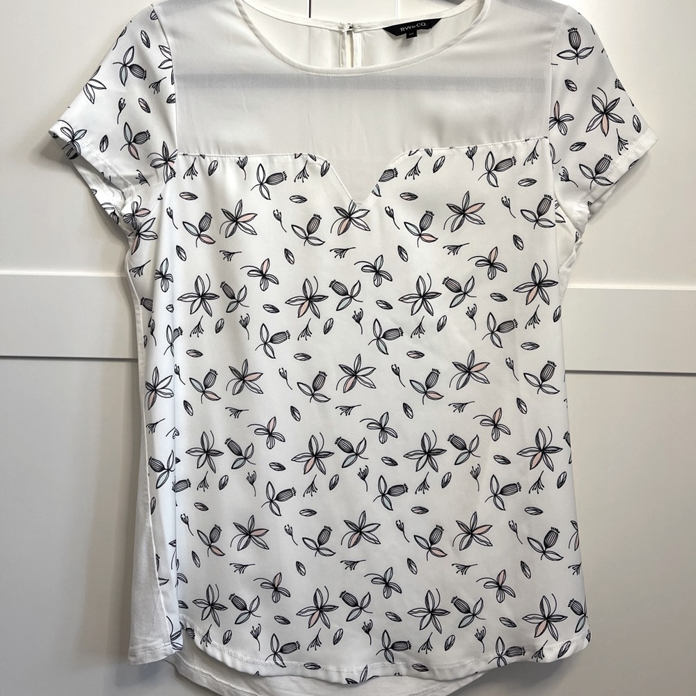 White patterned short sleeve blouse